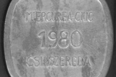 324
